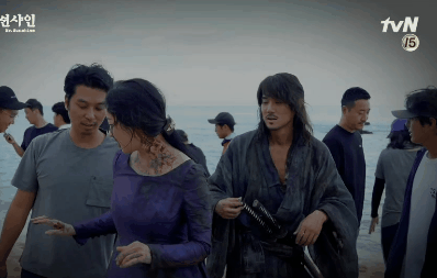 마지막씬 끝난 김민정 안아서 바다에 빠뜨리는 유연석.gif | 인스티즈