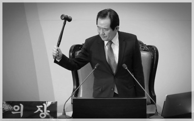 사진으로 보는 대한민국 정치 느와르 10년 (사진많음) | 인스티즈