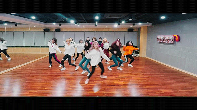 안무영상으로 욕 먹고 정신 똑디 차린 회사 (feat. 우주소녀) (데이터주의) | 인스티즈