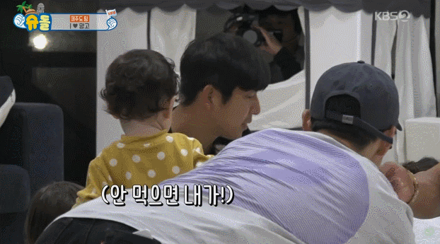 [슈돌] 아빠 먹여주는 나은이 ㅋㅋ | 인스티즈