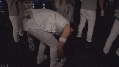 뭔가를 부수는 유노윤호 모음 | 인스티즈