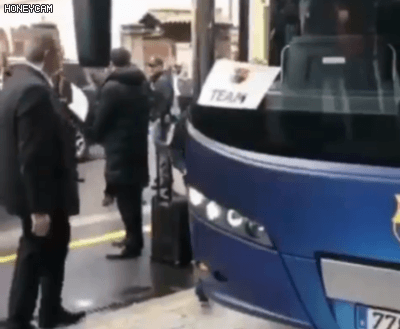 정신 못 차리는 피케.gif | 인스티즈