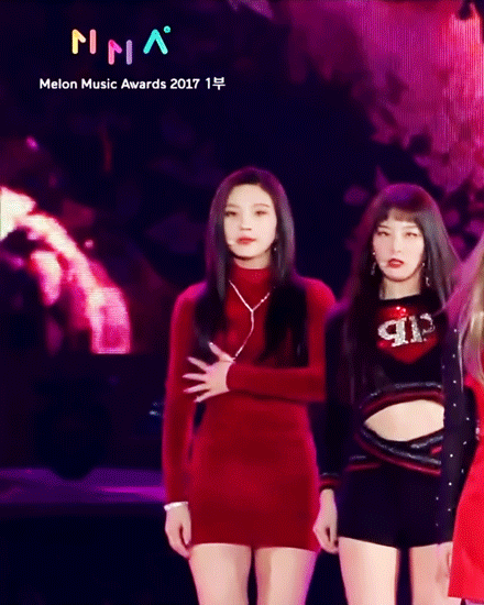 MMA에서 레드벨벳 슬기 무대 중 클로즈업 순간.gif | 인스티즈