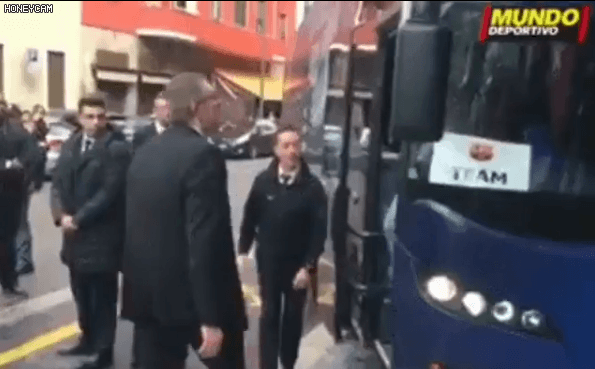 정신 못 차리는 피케.gif | 인스티즈