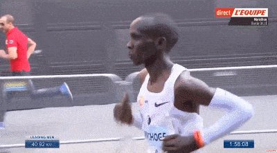 마라톤 세계기록 스피드 느껴보는 독일 시민들 | 인스티즈