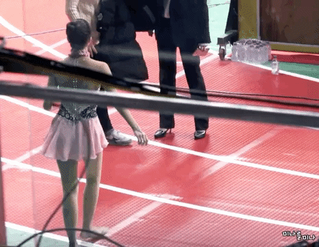 묘이 미나 자본주의 걸음.gif | 인스티즈