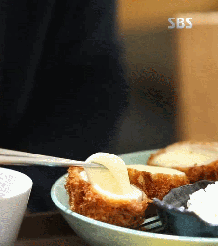 골목식당 백종원이 극찬한 돈가스집의 치즈카츠.gif | 인스티즈