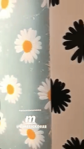 미키 마우스 90주년 전시회에 참가한 지드래곤 개인 브랜드.jpg | 인스티즈