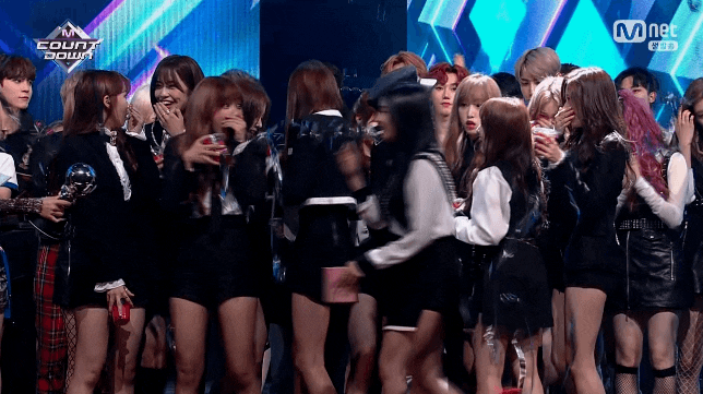 1등 발표 후 가장 먼저 울었던 아이즈원 이채연 | 인스티즈