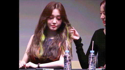 [fromis_9] 노지선의 머리 색을 탐내는 장규리.gif | 인스티즈