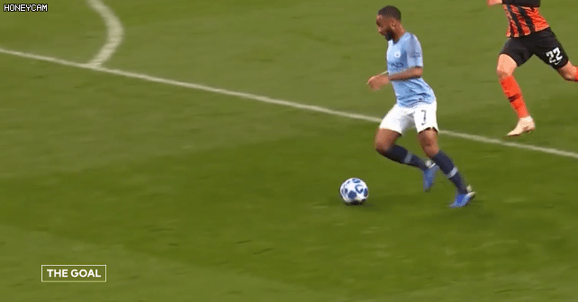 잔디 차는 선수들.gif | 인스티즈