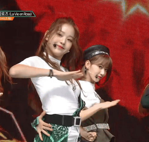 오늘 뮤뱅에 나온 15세 초졸 169.4cm 중2 장원영 움짤 (아이즈원) | 인스티즈