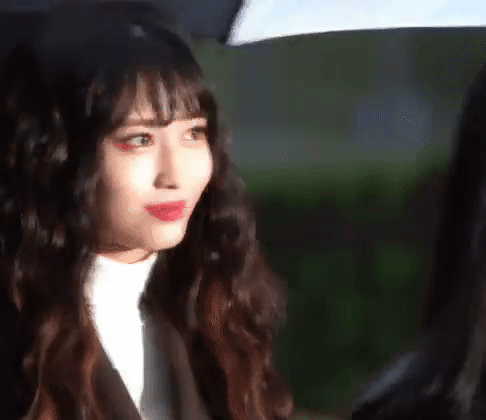 아침부터 미모 지붕킥 해버리는 트와이스 뮤뱅 출근길 짤 모음 ㄷㄷㄷㄷ | 인스티즈