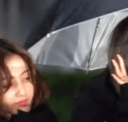 아침부터 미모 지붕킥 해버리는 트와이스 뮤뱅 출근길 짤 모음 ㄷㄷㄷㄷ | 인스티즈