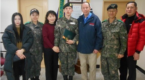 한국 국적 포기하지 않고 군복무 선택한 해리스 이병 | 인스티즈
