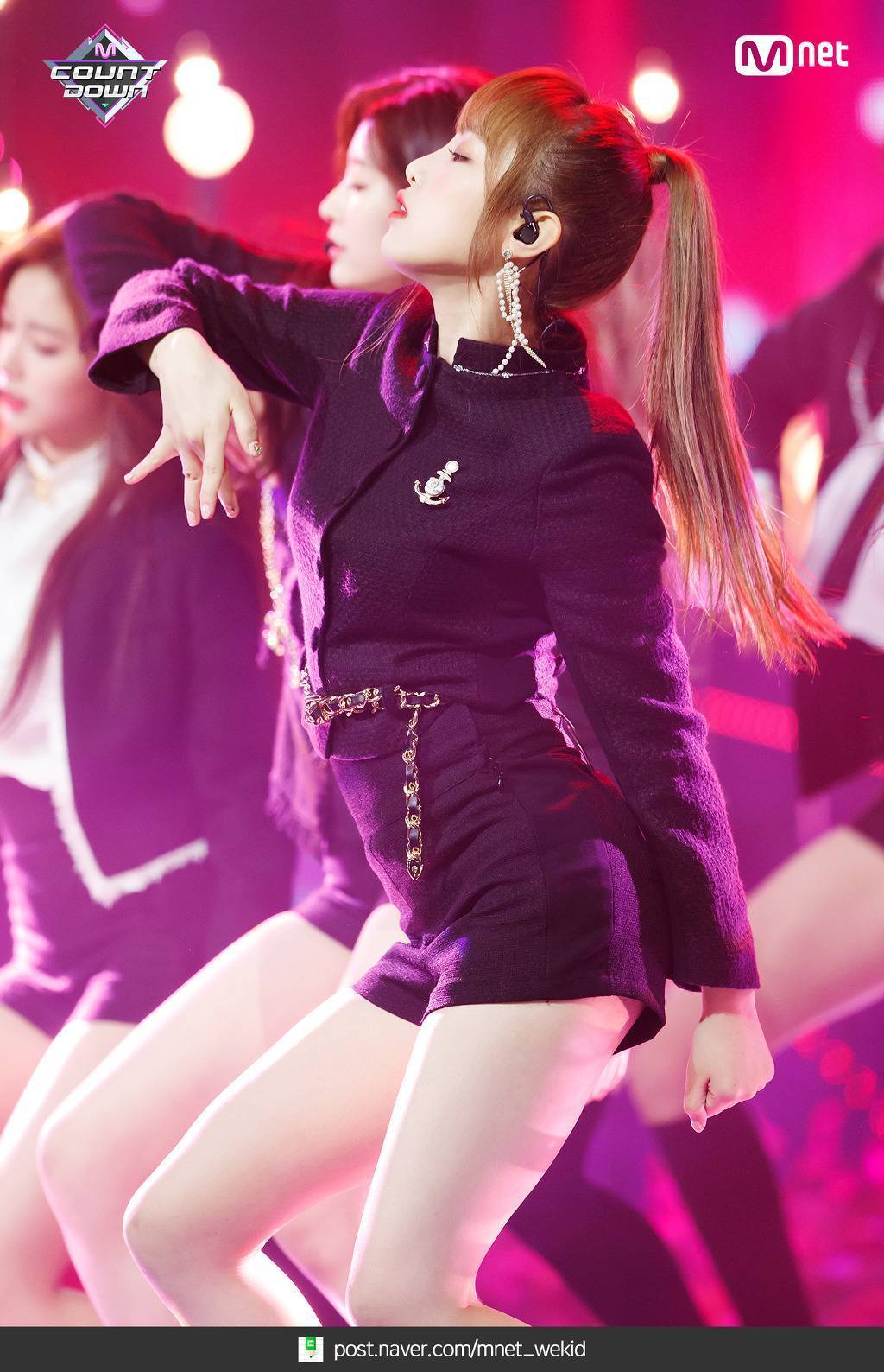 무대 의상으로 샤넬 입은 아이즈원 | 인스티즈