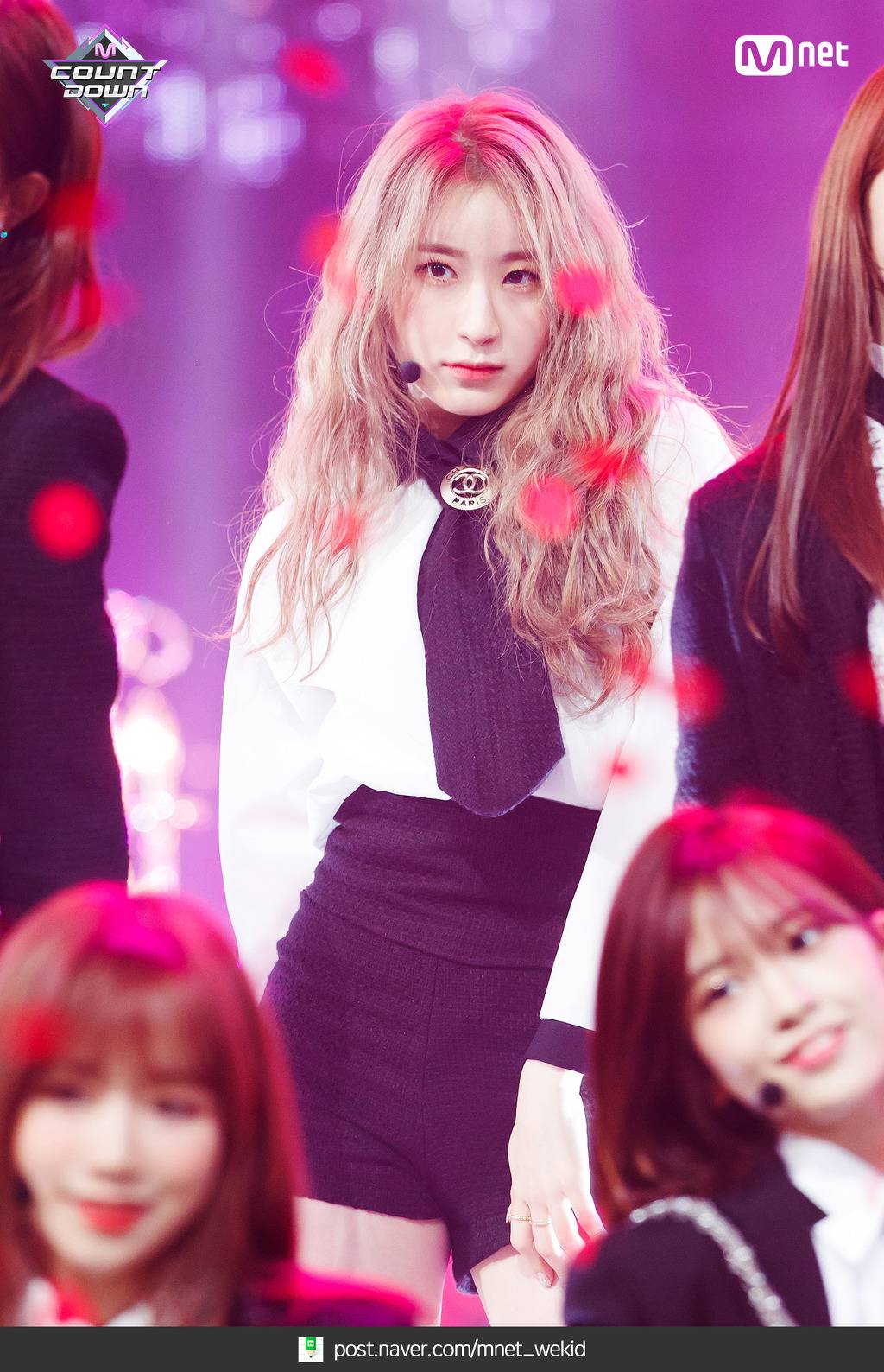 무대 의상으로 샤넬 입은 아이즈원 비주얼 ㅎㄷㄷ | 인스티즈