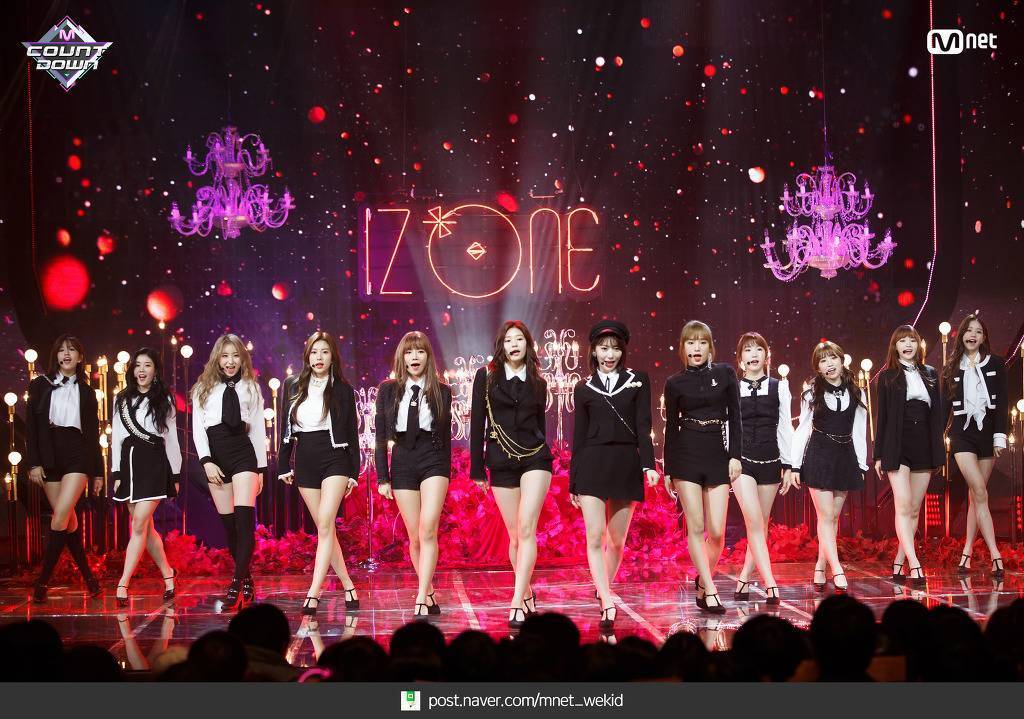 무대 의상으로 샤넬 입은 아이즈원 | 인스티즈