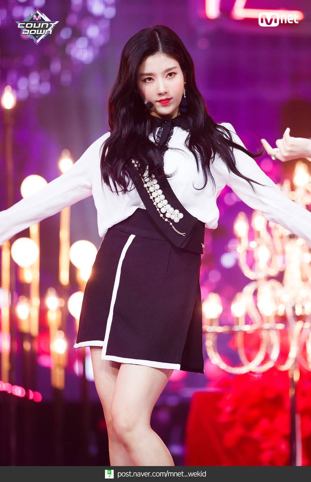 무대 의상으로 샤넬 입은 아이즈원 | 인스티즈