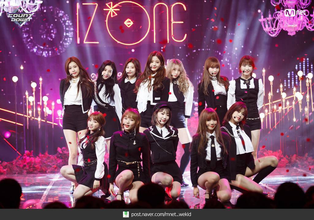 무대 의상으로 샤넬 입은 아이즈원 | 인스티즈