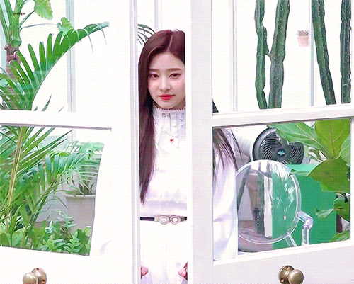 아이즈원 김민주.gif | 인스티즈
