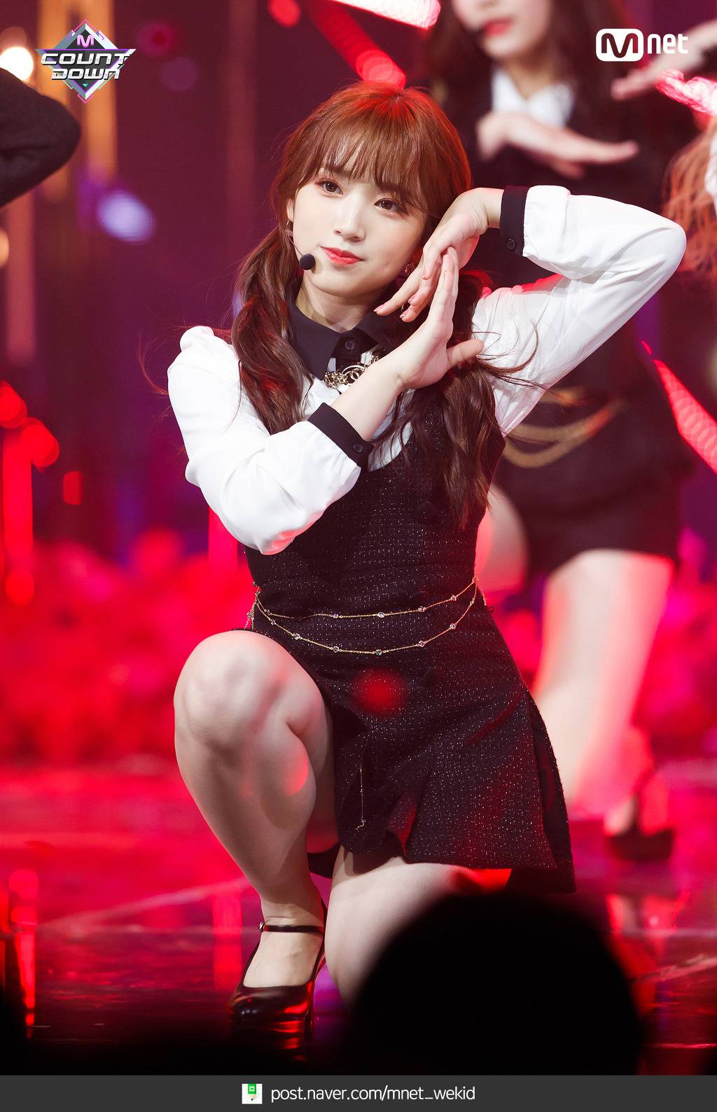 무대 의상으로 샤넬 입은 아이즈원 비주얼 ㅎㄷㄷ | 인스티즈