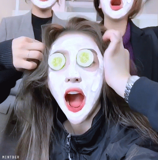 산발에 얼굴 가렸는데도 이쁨을 감출수없는 아이린 | 인스티즈