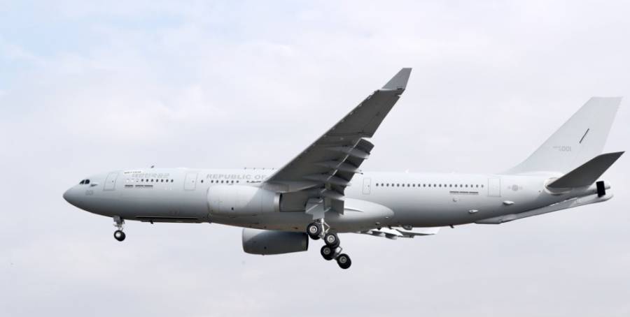 도착한 대한민국 공군의 공중급유기 1호 | 인스티즈