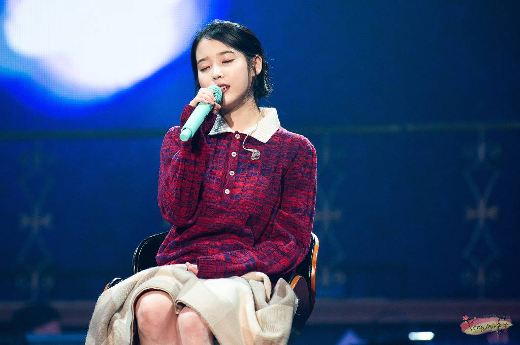 섹시함과 아름다움이 공존하는 광주콘서트 아이유.jpg | 인스티즈