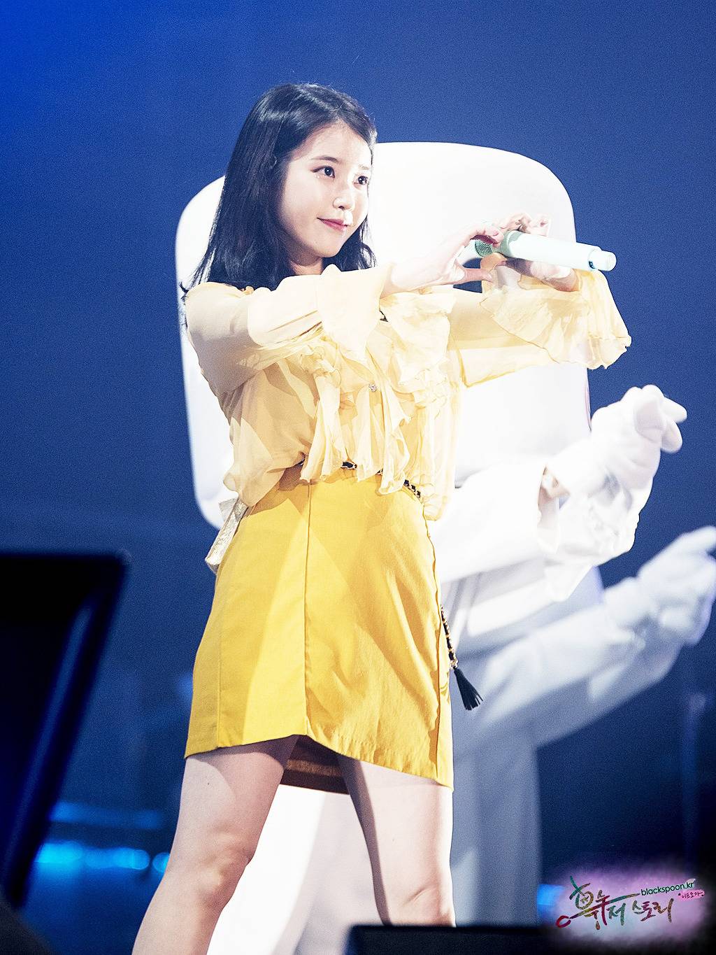 섹시함과 아름다움이 공존하는 광주콘서트 아이유.jpg | 인스티즈