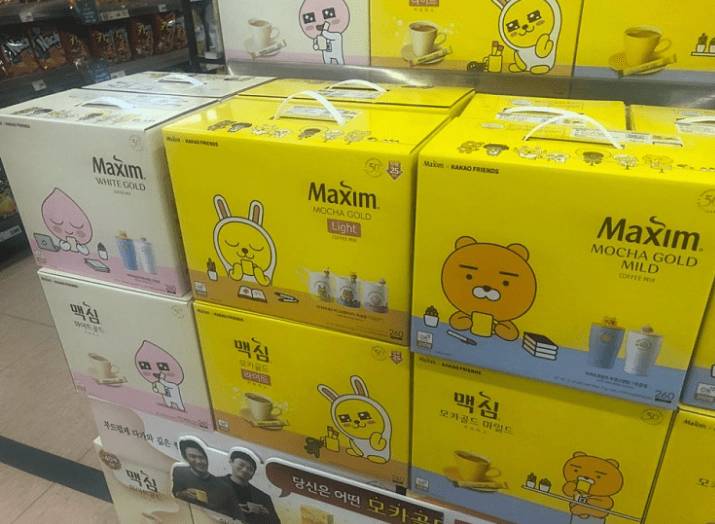 마트에 풀린 맥심x카카오프렌즈 콜라보 머그컵피규어.jpg | 인스티즈