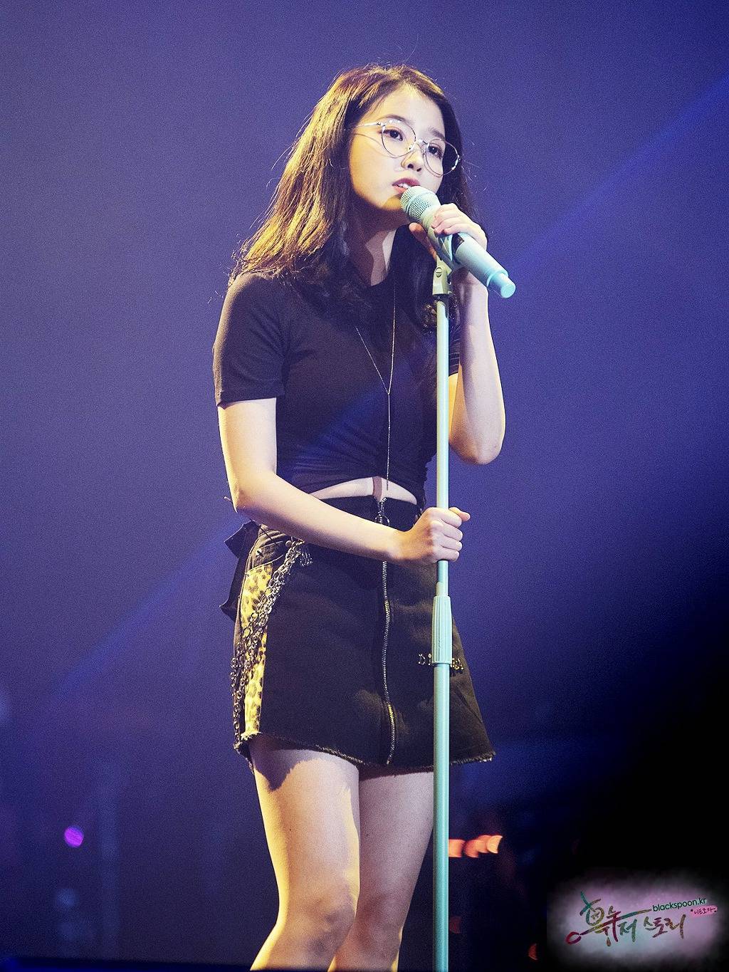 섹시함과 아름다움이 공존하는 광주콘서트 아이유.jpg | 인스티즈