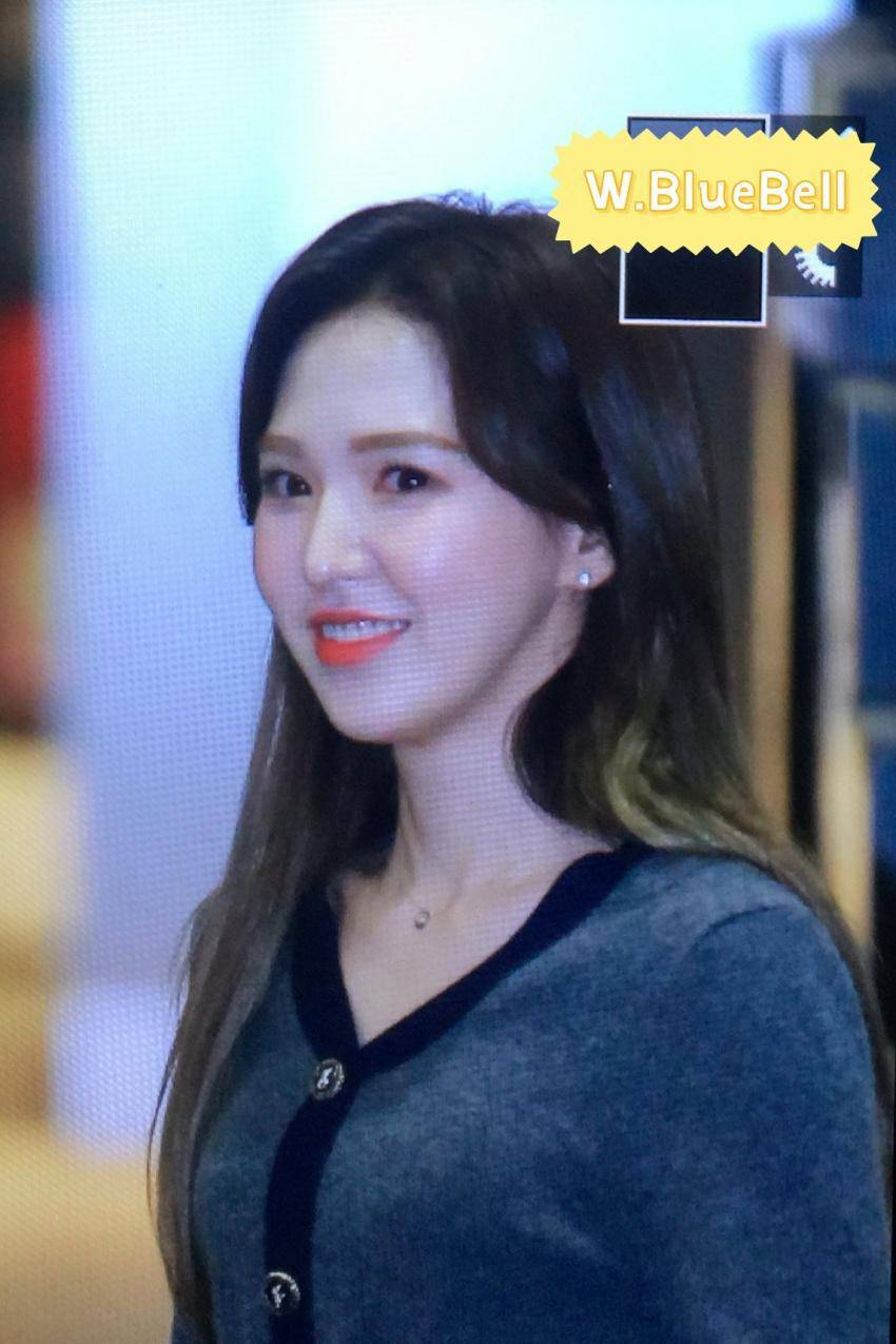 보헤미안 랩소디 관람하고 퇴근하는 레드벨벳 | 인스티즈