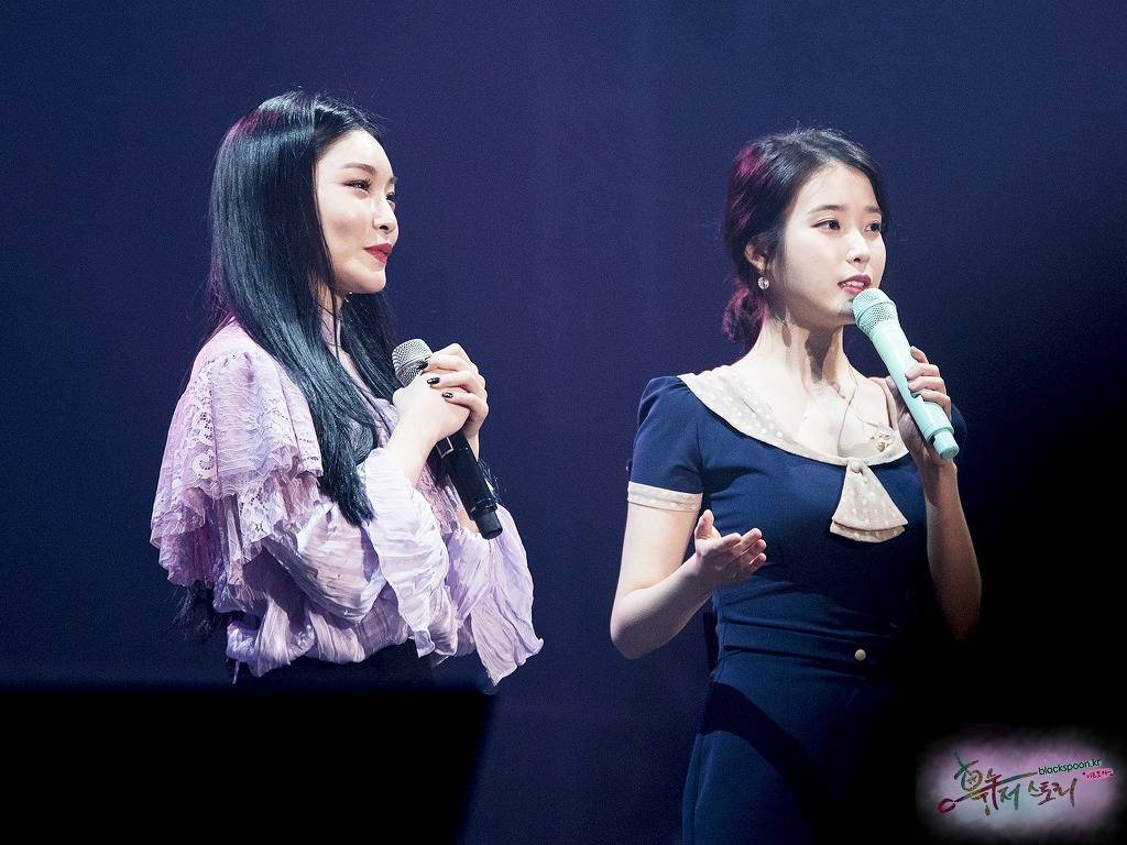 섹시함과 아름다움이 공존하는 광주콘서트 아이유.jpg | 인스티즈