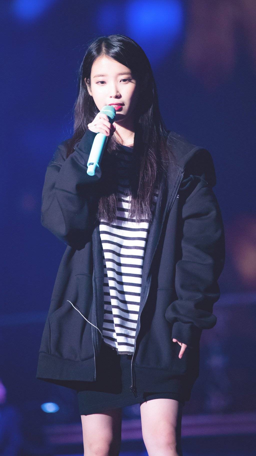 섹시함과 아름다움이 공존하는 광주콘서트 아이유.jpg | 인스티즈