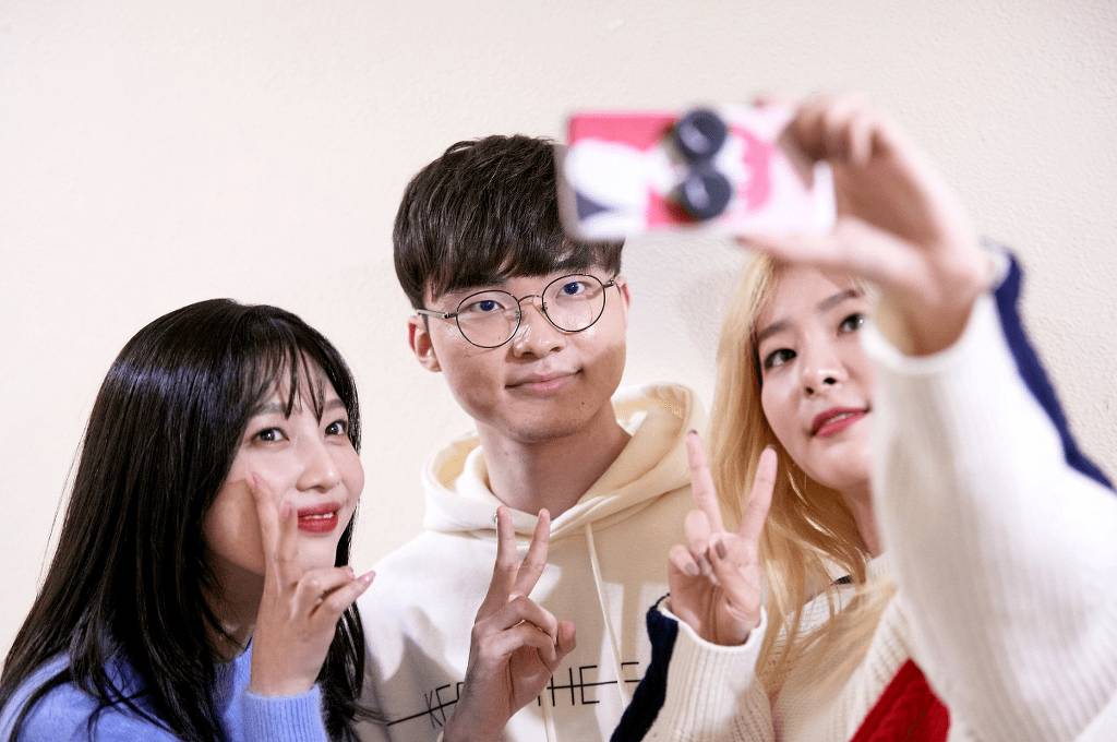 레드벨벳과 안녕하세요 촬영한 페이커가 즐거운이유.jpg | 인스티즈