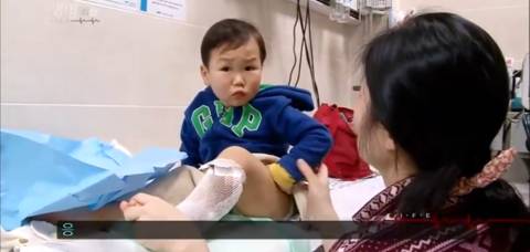 엄마한테 미안하다고하는 화상입고온 4살 지환이.jpg | 인스티즈