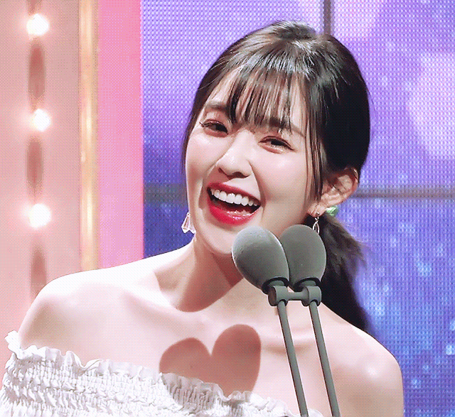 [레드벨벳] 연예대상 시상식에 머리핀 달고 나온 아이린 | 인스티즈