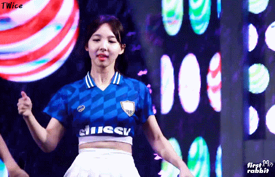 빗속의 나연쓰.gif | 인스티즈