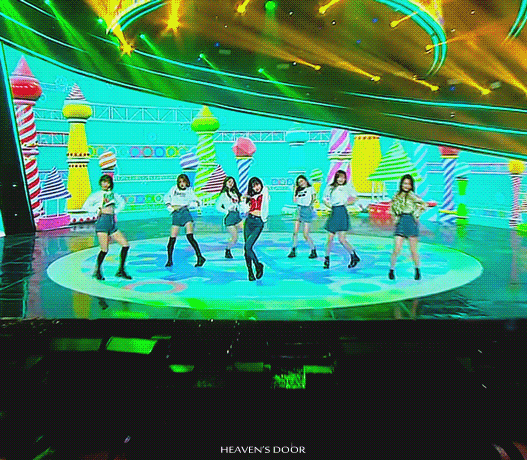 오마이걸 유아 엠카 직캠 움짤 흑백버젼.gif | 인스티즈