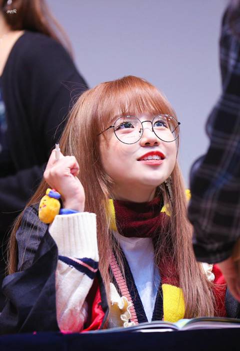 아이즈원 조유리 보고가세요.jpgif | 인스티즈