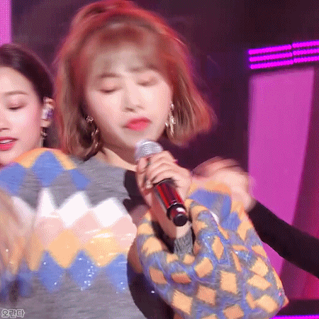 181116 뮤직뱅크 에이프릴 막방 랜덤짤 8장.gif | 인스티즈