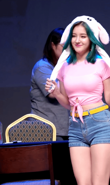 토끼모자 쓰고 끼 부리는 모모랜드 낸시.gif | 인스티즈