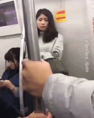 지하철 민폐커플.gif | 인스티즈