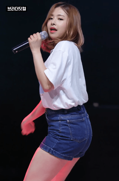 [코피주의] 주말을 알리는 섹시 미녀 | 인스티즈