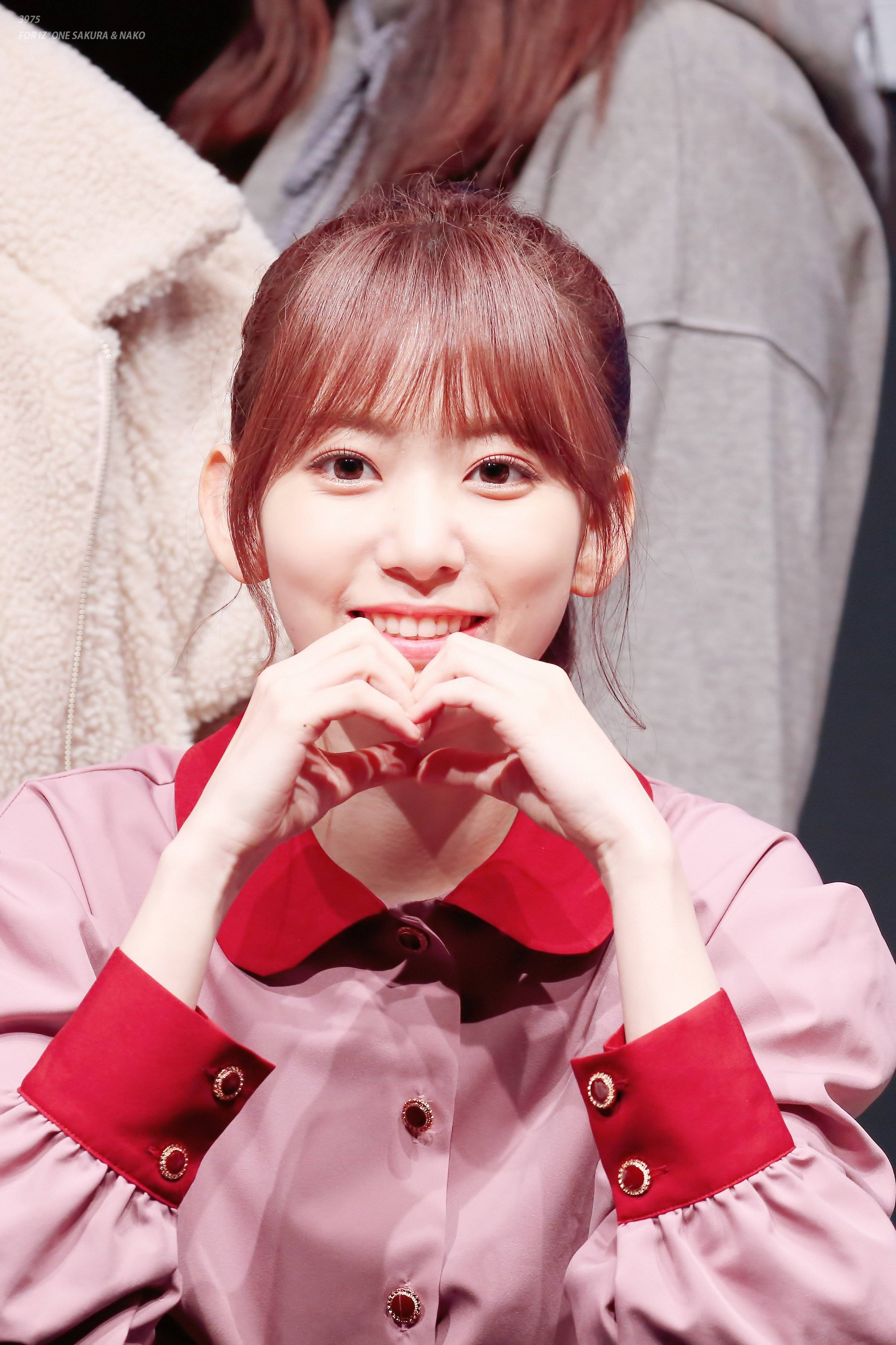 포니테일이 잘어울리는 아이즈원 사쿠라.jpg | 인스티즈