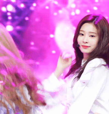 엠카 입덕직캠 속 아이즈원 민주의 미모.jpgif | 인스티즈