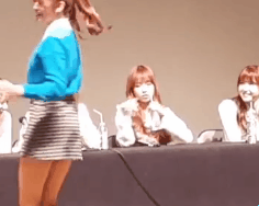 아이즈원) 최예나 음료수 먹는 조유리.gif | 인스티즈