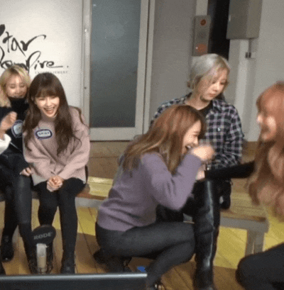 당하는 사람은 괴로운 친구습관.gif | 인스티즈