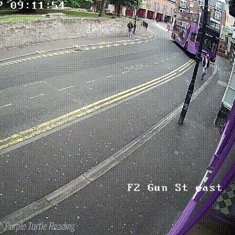 죽을뻔한 외국인 남성 | 인스티즈